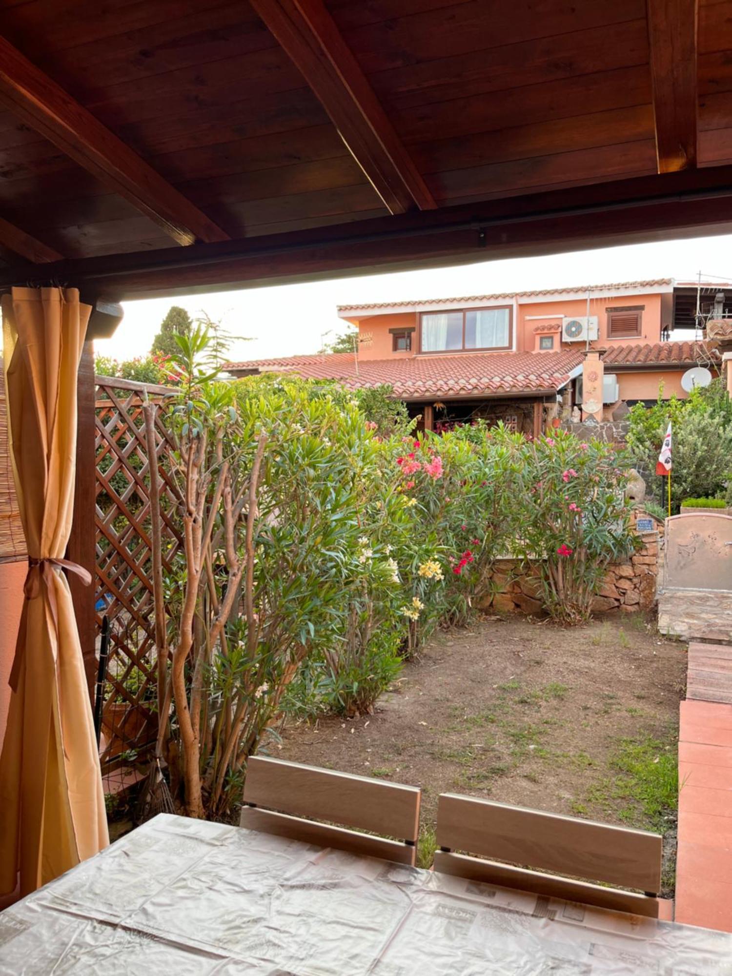 Casa Sviluppata Su Due Piani Con Doppia Veranda E Parcheggio Privato San Teodoro  Eksteriør billede