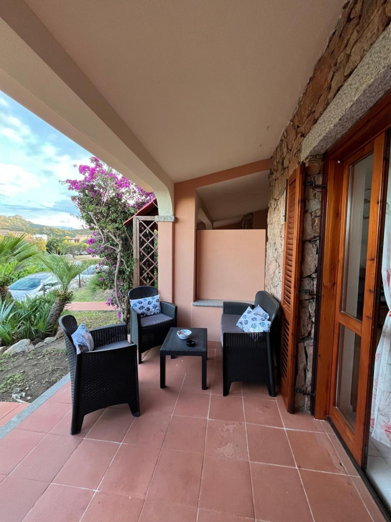 Casa Sviluppata Su Due Piani Con Doppia Veranda E Parcheggio Privato San Teodoro  Eksteriør billede