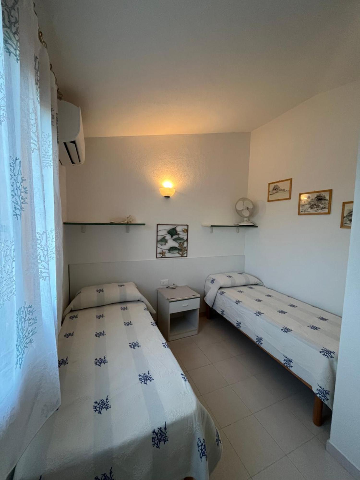 Casa Sviluppata Su Due Piani Con Doppia Veranda E Parcheggio Privato San Teodoro  Eksteriør billede