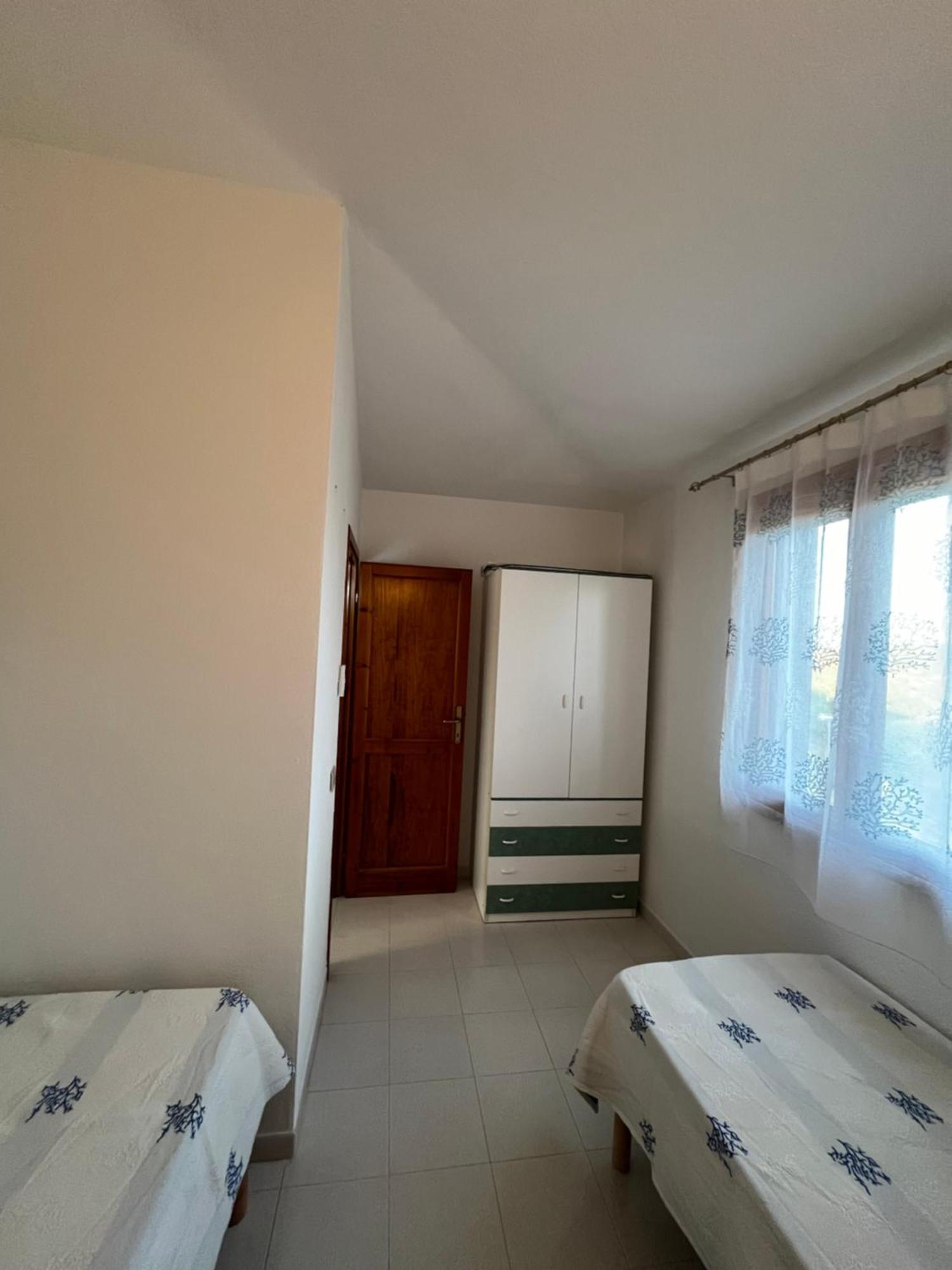 Casa Sviluppata Su Due Piani Con Doppia Veranda E Parcheggio Privato San Teodoro  Eksteriør billede