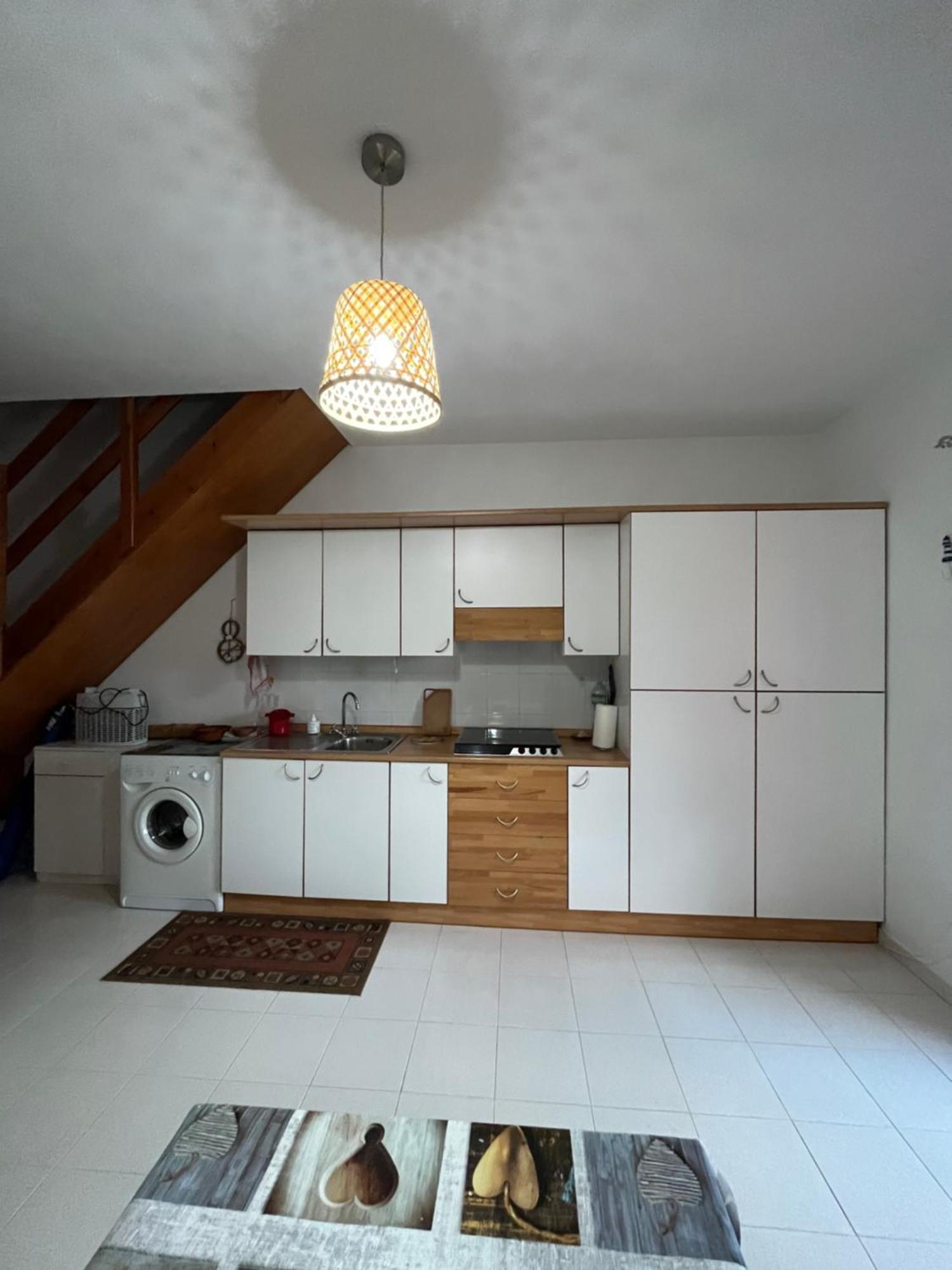 Casa Sviluppata Su Due Piani Con Doppia Veranda E Parcheggio Privato San Teodoro  Eksteriør billede