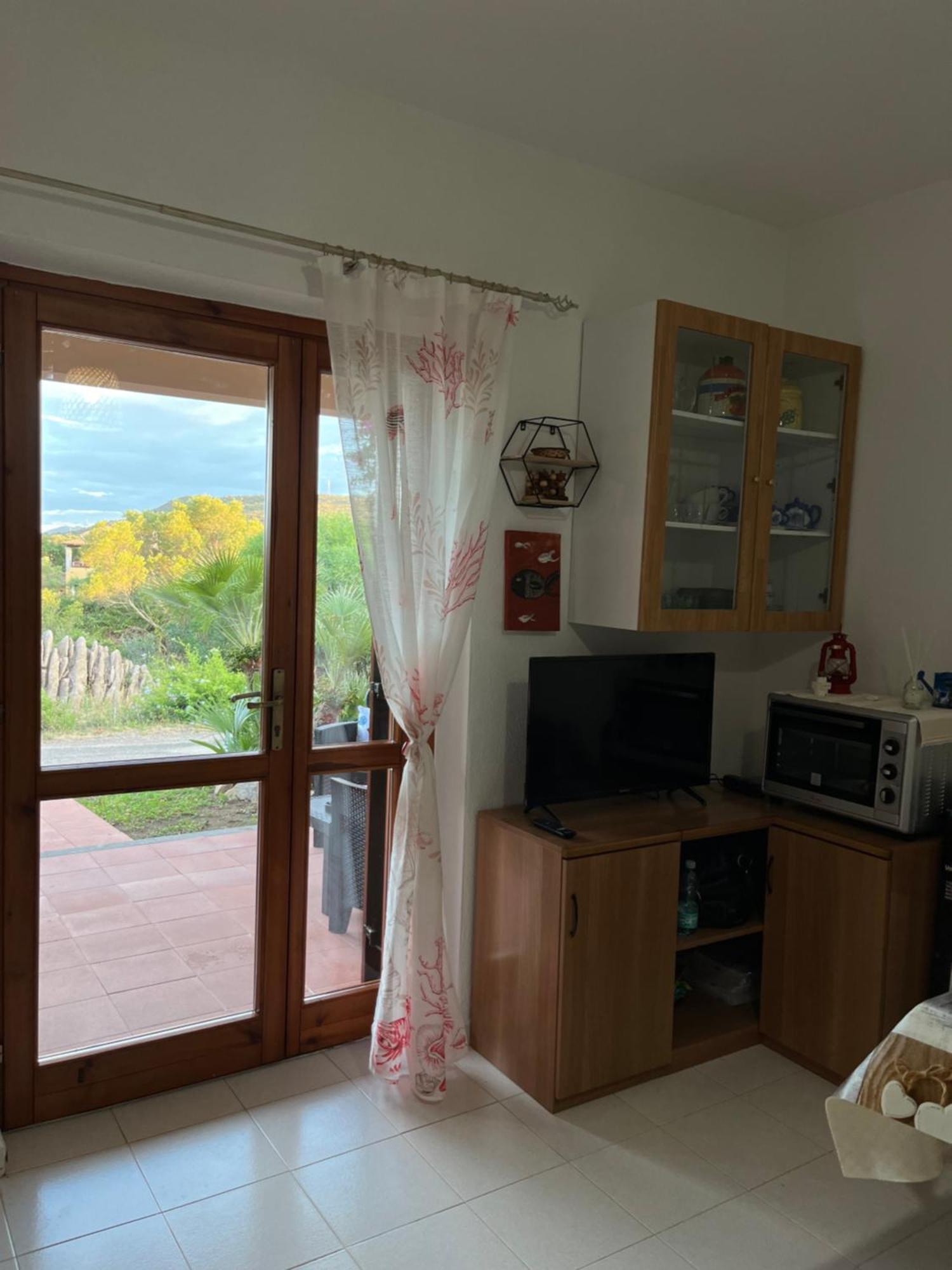 Casa Sviluppata Su Due Piani Con Doppia Veranda E Parcheggio Privato San Teodoro  Eksteriør billede